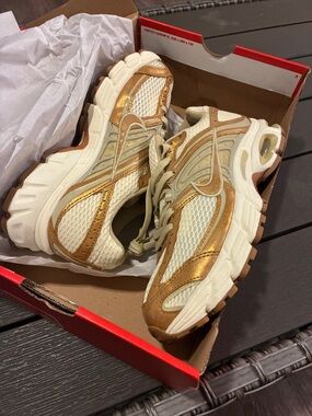 Nike Women’s Sneakers in Gold and Cream
